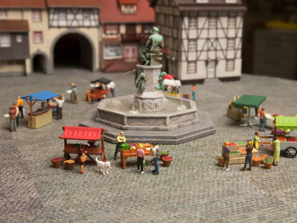 Noch 16229 <br>Figuren-Themenwelt „Eis- und Hot Dog-Wagen" | 162251622616230162281622716229 Aufmacher Wochenmarkt 1