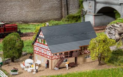 Faller 232192 Bauernhaus mit Gastwirtschaft