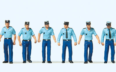 Preiser 10341 Polizisten in Sommeruniform,