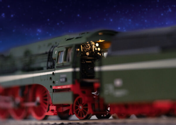 Märklin 38201 <br>Dampflokomotive 18 201 | 38201 17