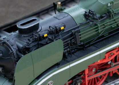 Märklin 38201 <br>Dampflokomotive 18 201 | 38201 6